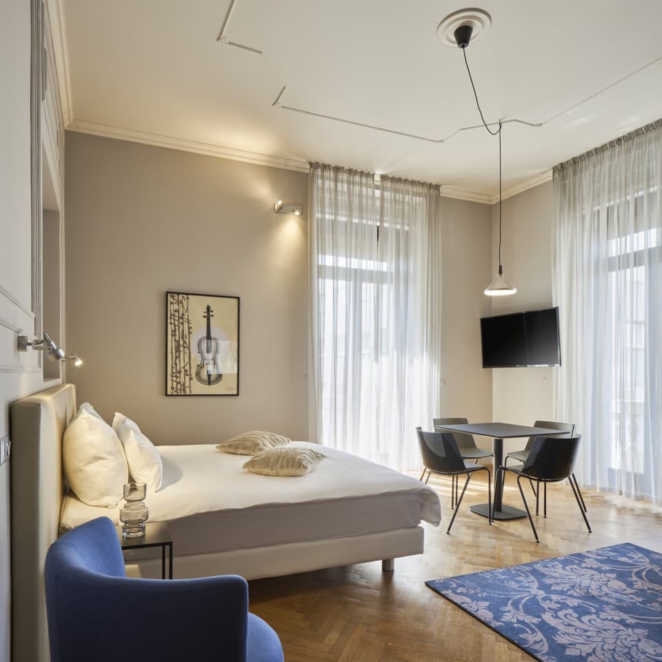 URBANAUTS STAY