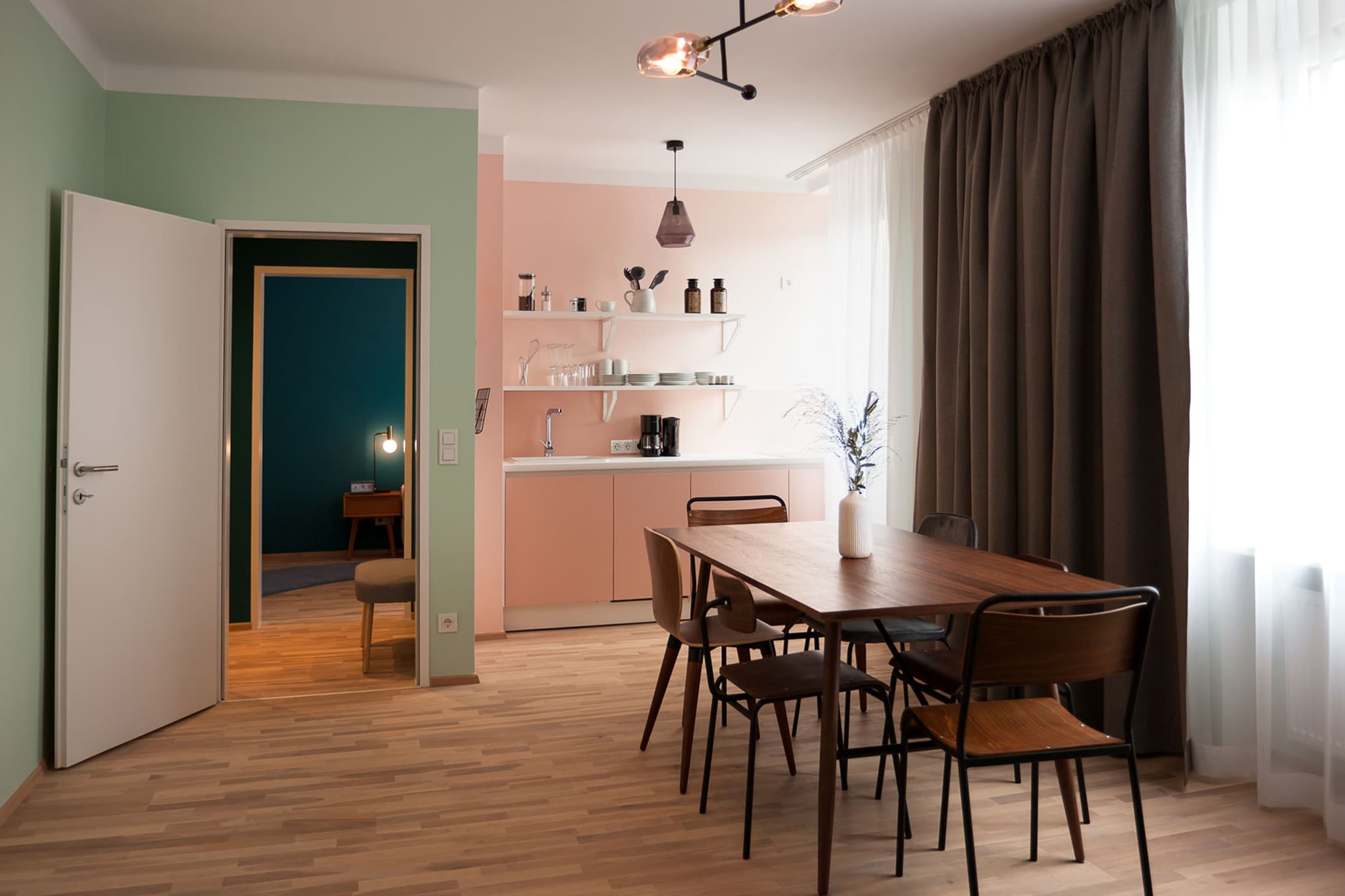 URBANAUTS STAY