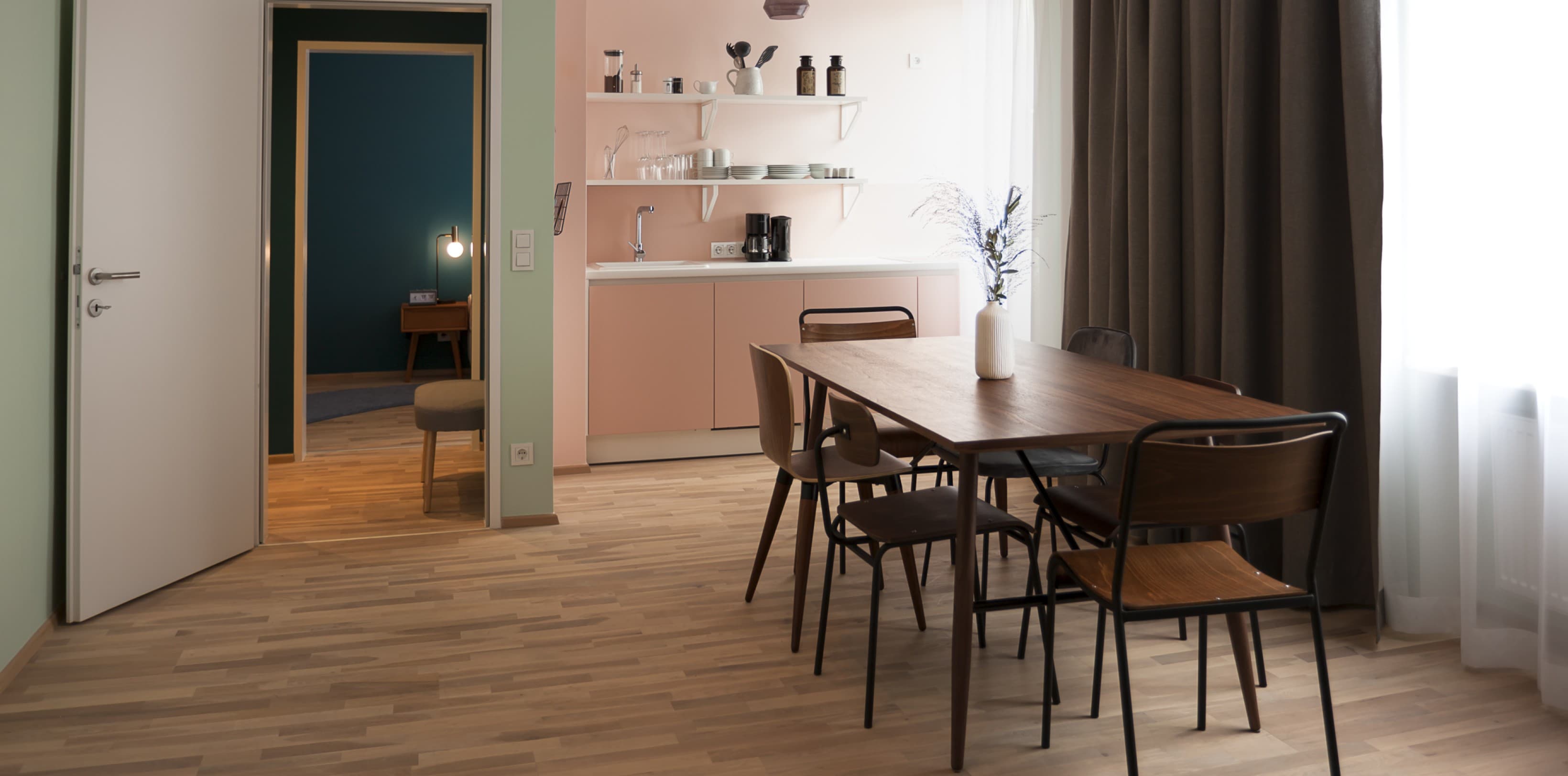 URBANAUTS STAY