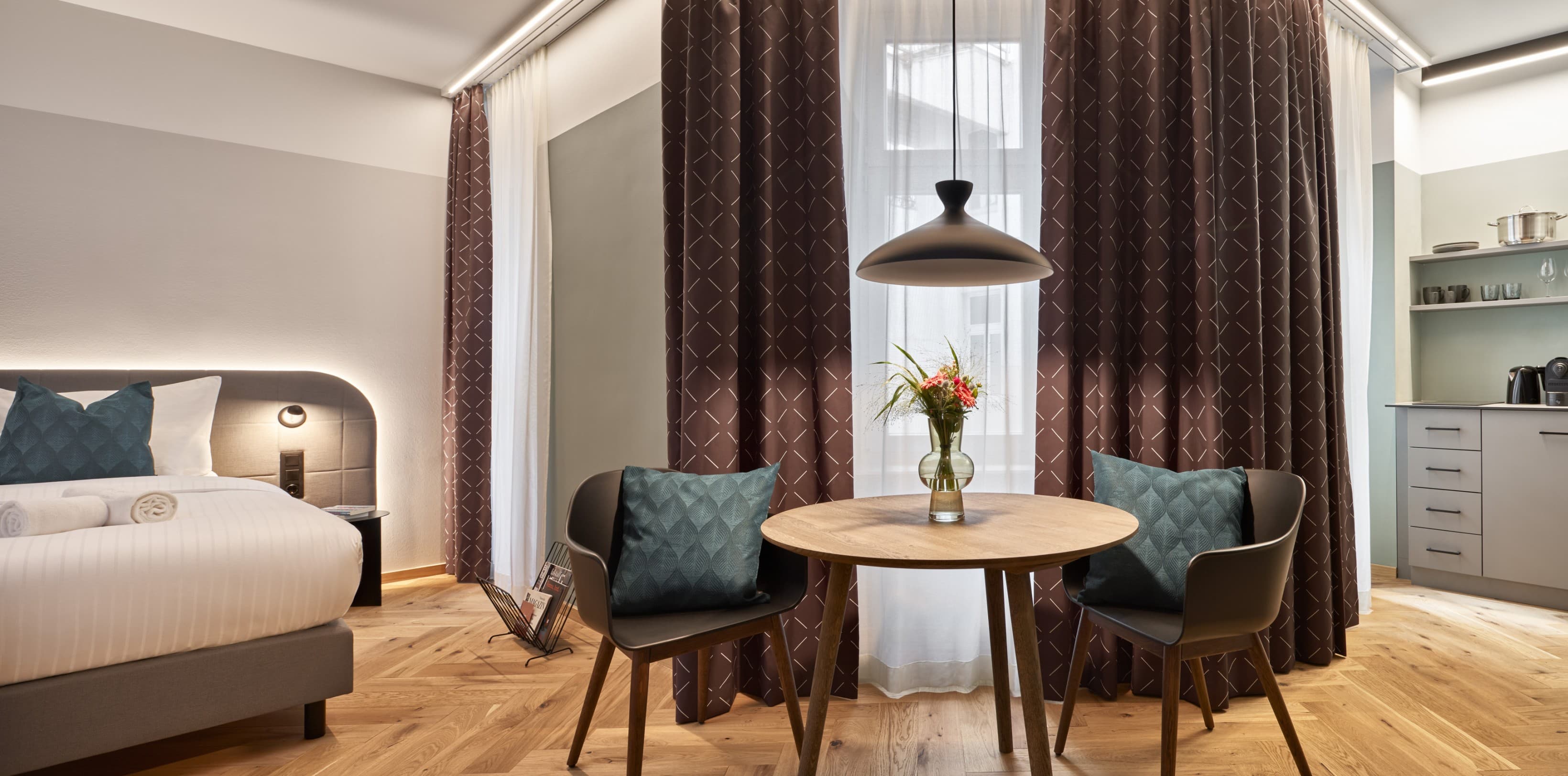 URBANAUTS STAY