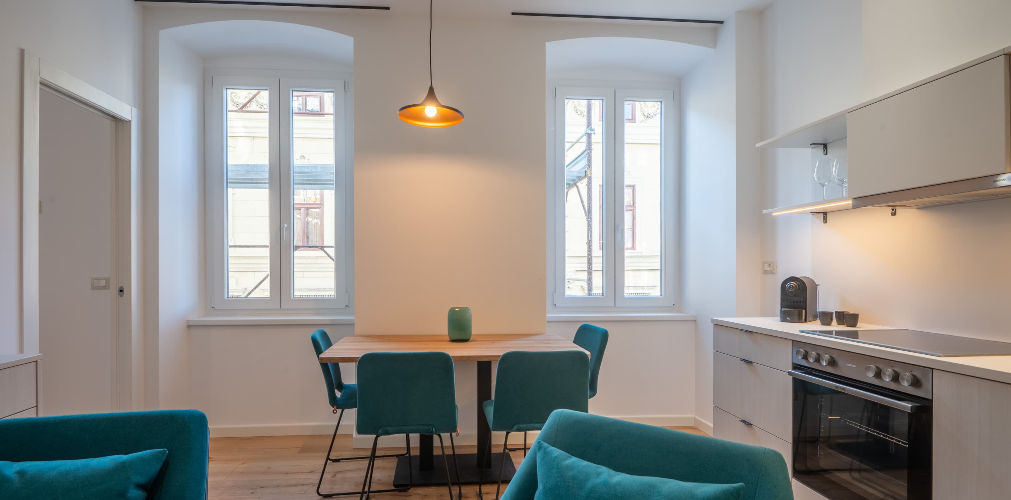 Abgetrennt vom Schlafbereich bietet das Spacy-Studio Betten für 4 Personen, wobei zwei auf der Schlafcouch und 2 im angrenzenden Schlafzimmer übernachten können