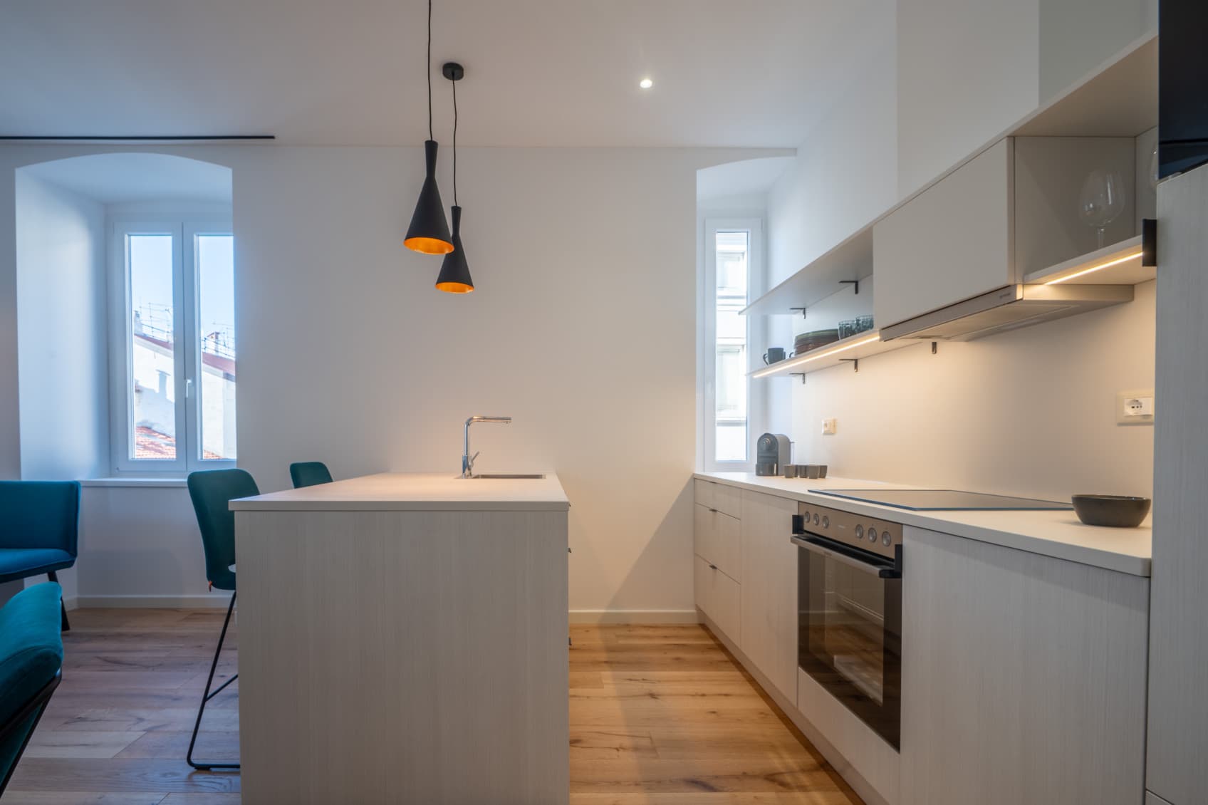 The modern concept of the Spacy studios opens up the living room and kitchen space to accomodate all your needs during your stay.